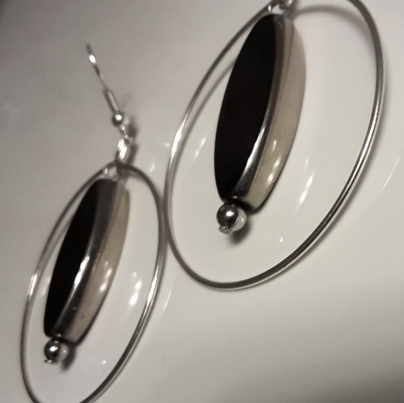 Brand New Earrings - Picture 4 of 7